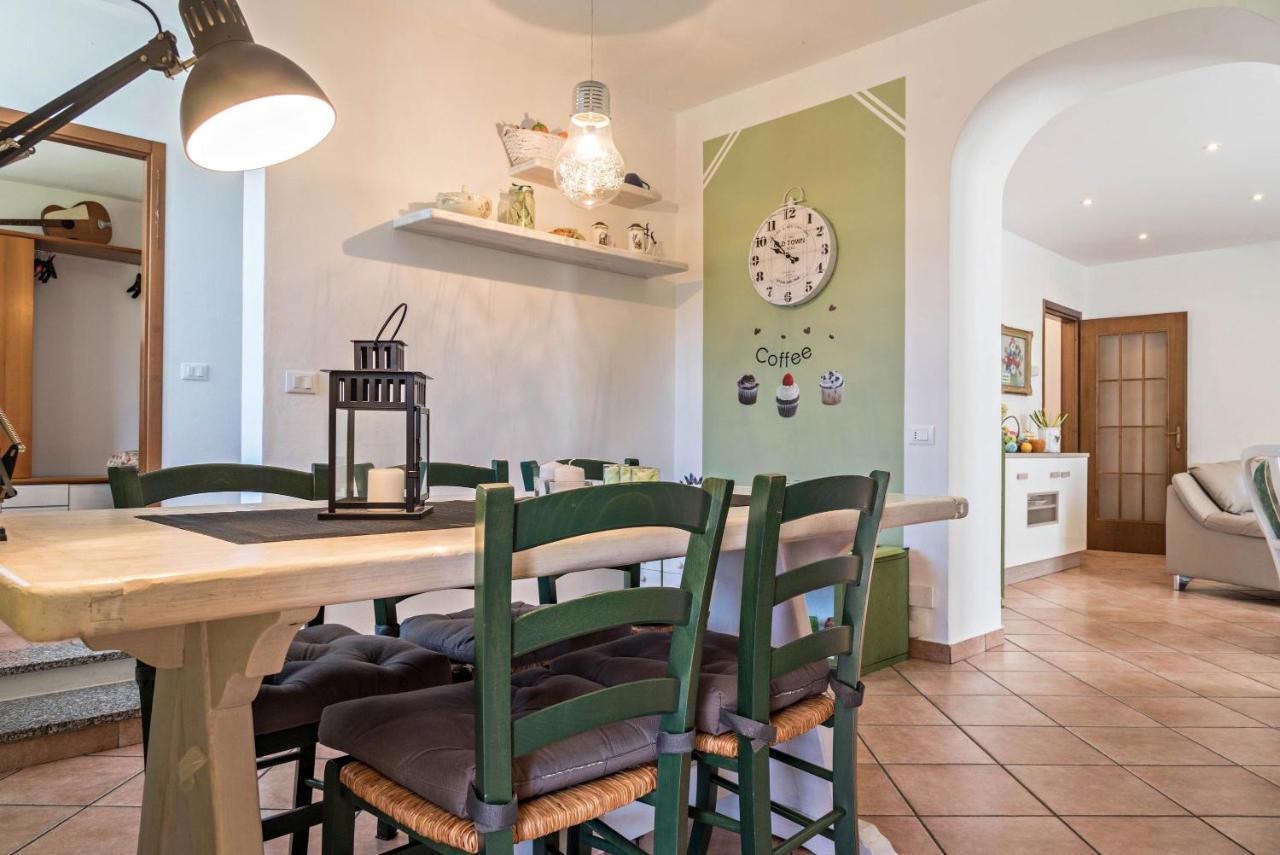 Tinas Yellow Home Leggiuno Kültér fotó