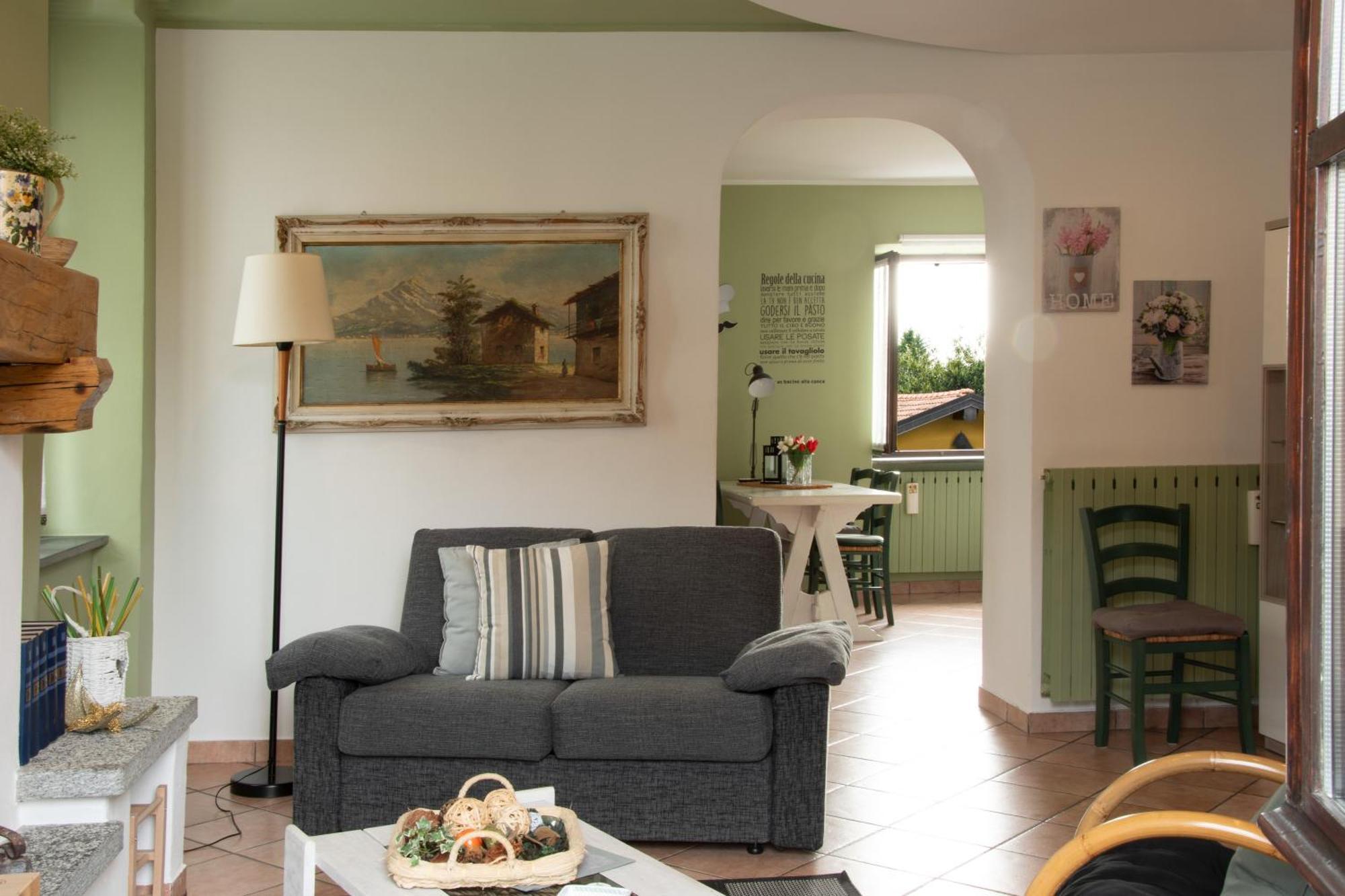 Tinas Yellow Home Leggiuno Kültér fotó